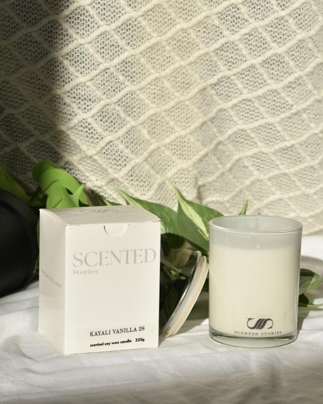 Kayali vanilla scented candle