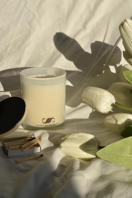 Japanese honeysuckle scented candle