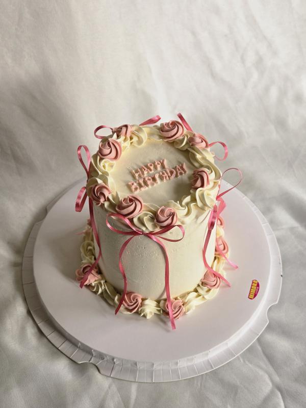 Bow Cake