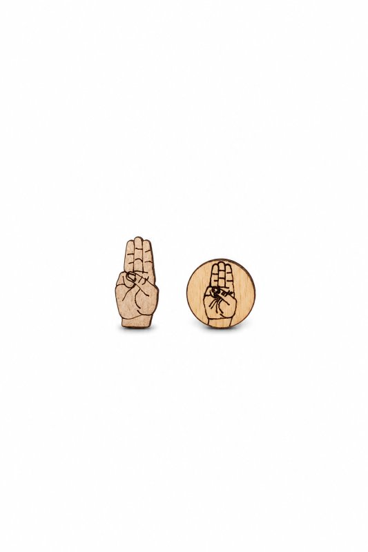 Scout salute pin دبوس التحية الكشفية