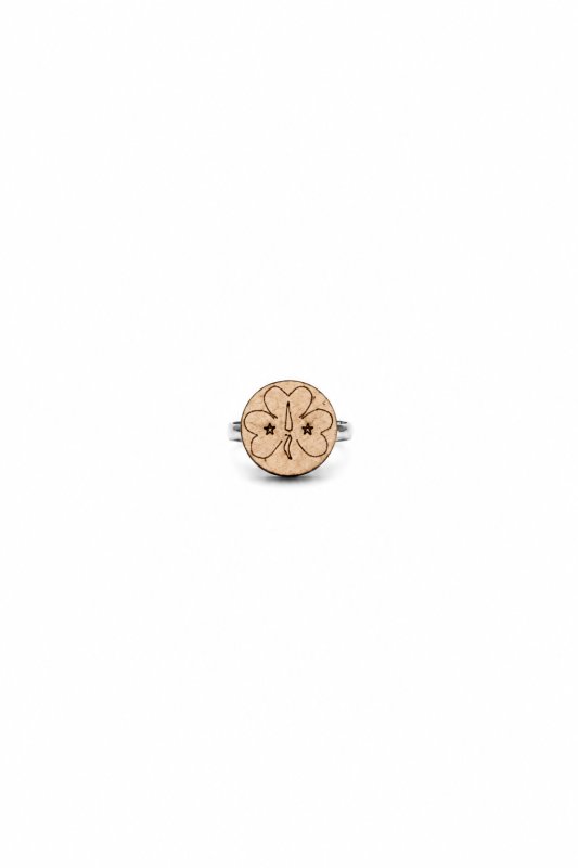 Girl scout logo pin دبوس شعار فتيات الكشافة