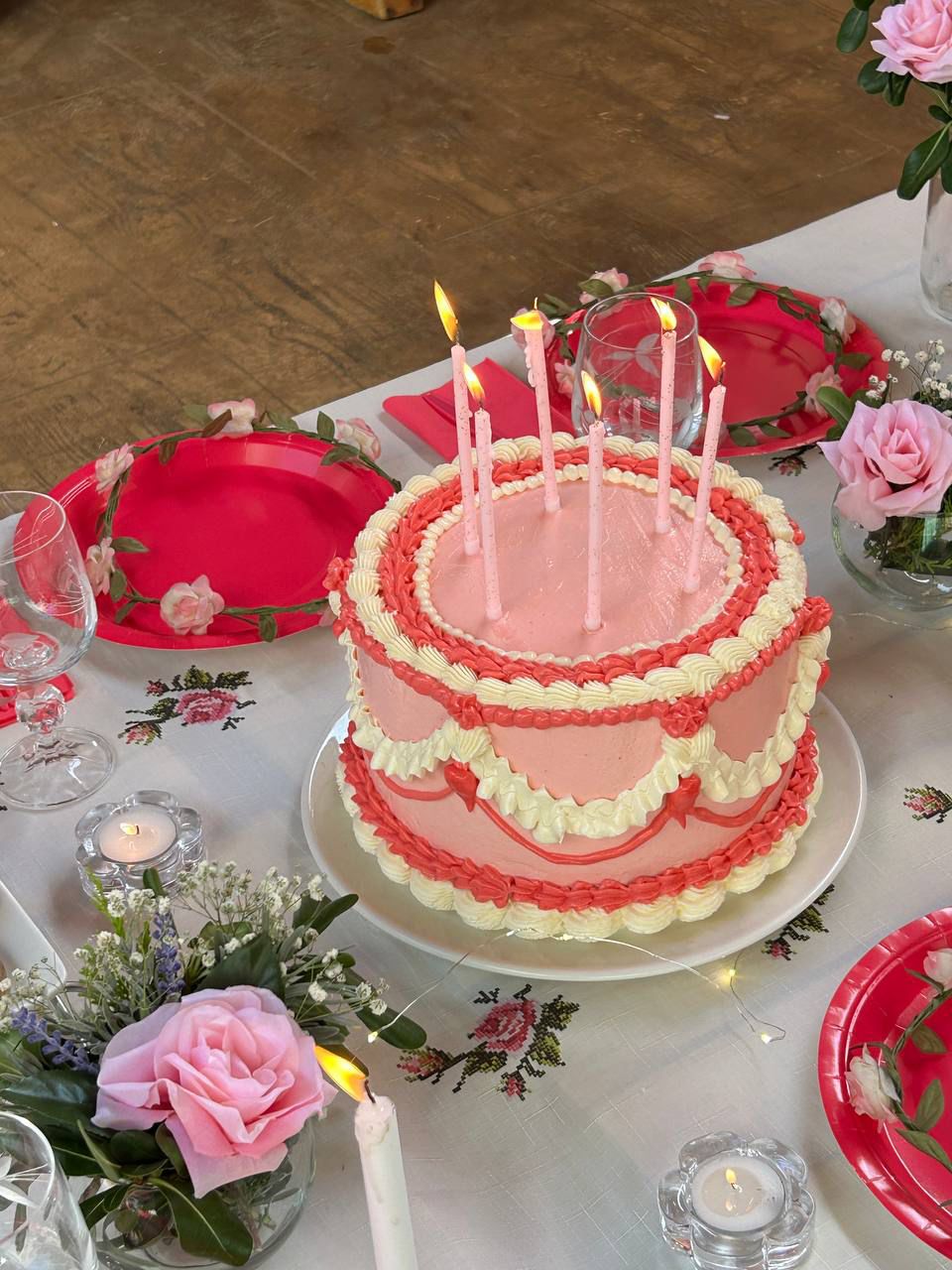 10/12 servings vintage style cake 