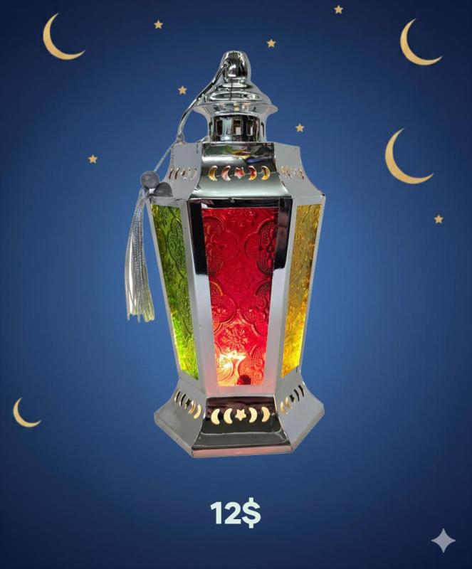 فانوس يضيء وينشد